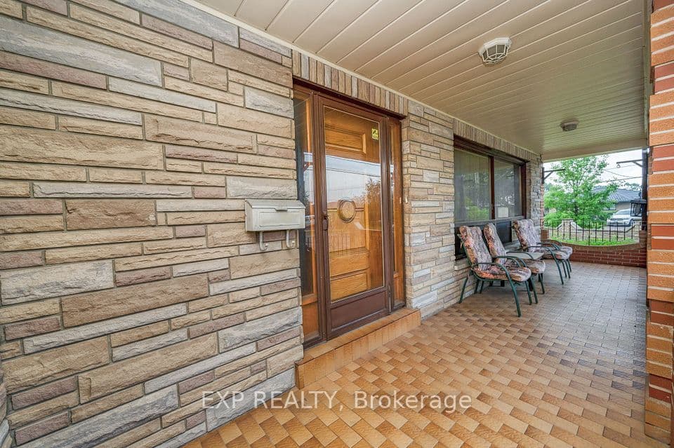 52 Storer Drive, Toronto, ON M9M 1X5 – photo 2