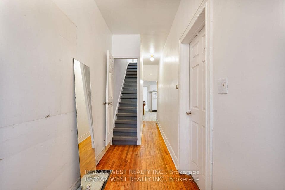 39 Noble Street, Toronto, ON M6K 2C7 – photo 3