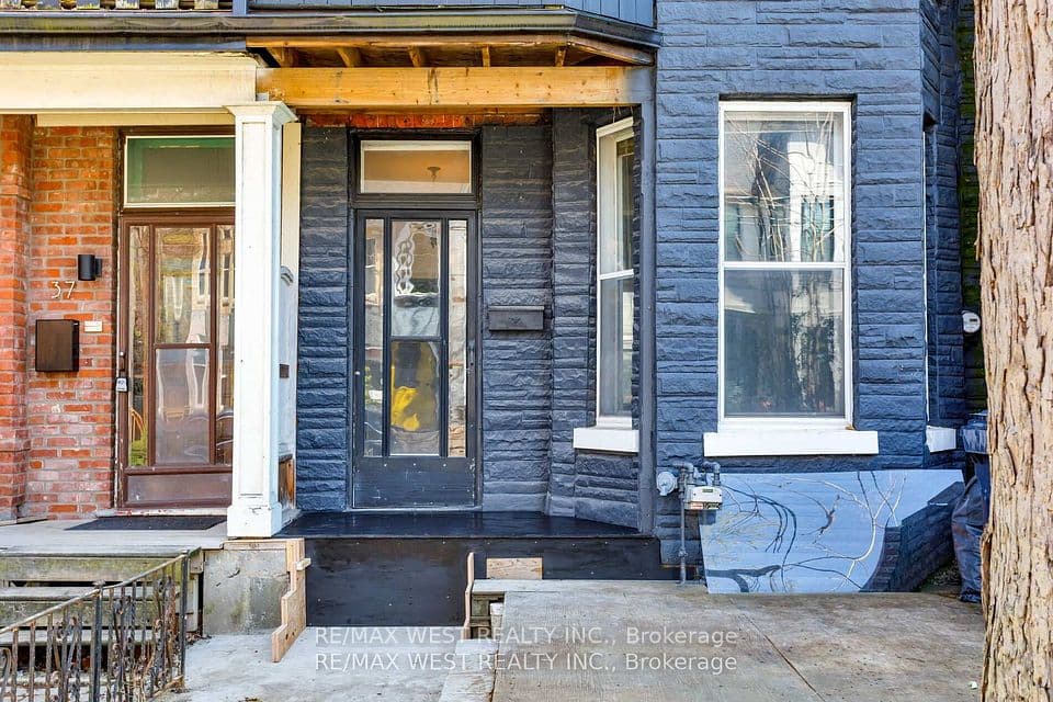 39 Noble Street, Toronto, ON M6K 2C7 – photo 2