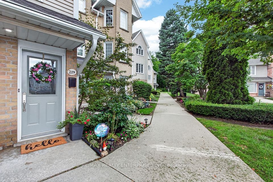 2110 Cleaver Avenue 219, Burlington, ON L7M 3Z4 – photo 2