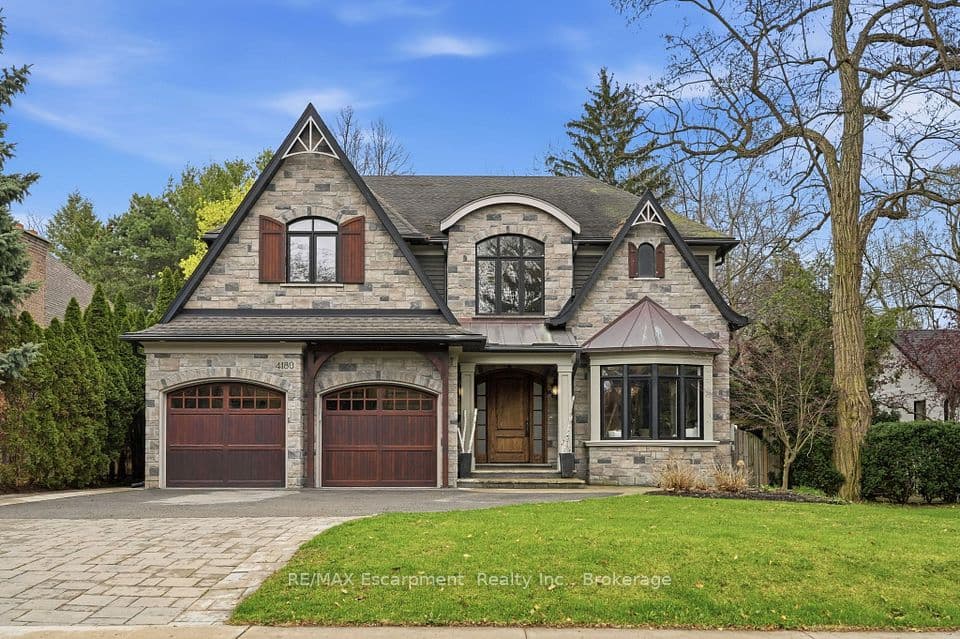 4180 Lakeshore Road, Burlington, ON L7L 1A4 – main photo