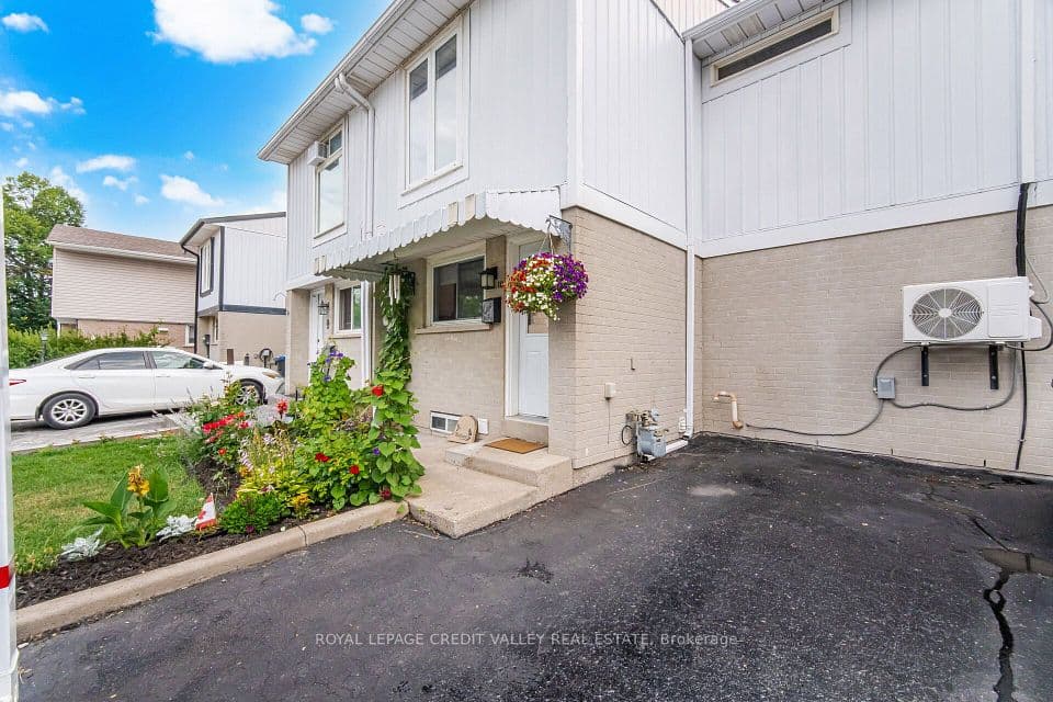 10 Gladstone Square, Brampton, ON L6S 2H5 – photo 3