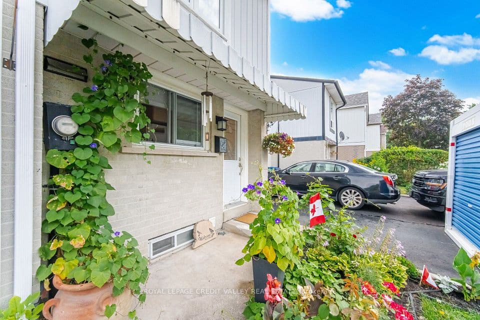 10 Gladstone Square, Brampton, ON L6S 2H5 – photo 2