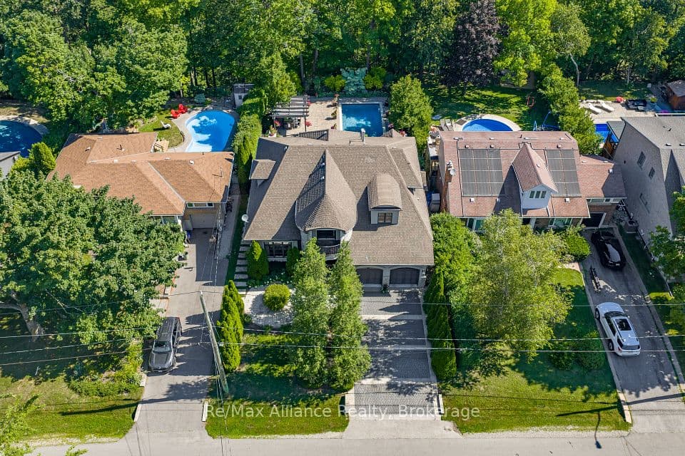 379 River Side Drive, Oakville, ON L6K 3N6 – photo 2