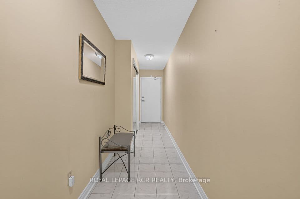 3650 Kaneff Crescent 303, Mississauga, ON L5A 4A1 – photo 3