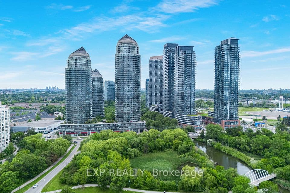 2230 Lake Shore Boulevard W 808, Toronto, ON M8V 0B2 – main photo