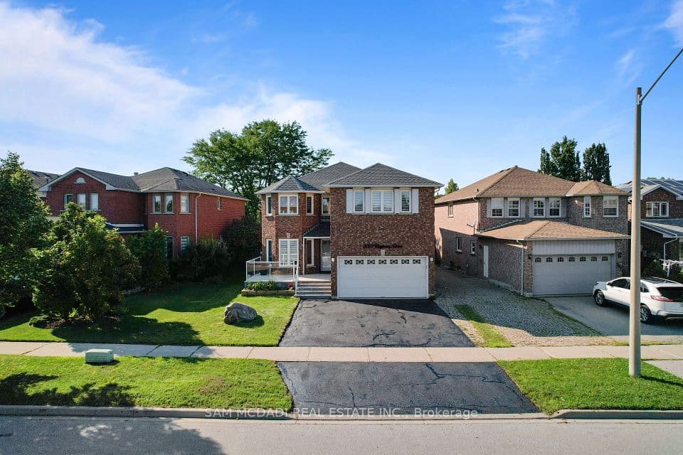 3071 Bayberry Drive, Mississauga, ON L5N 6P1 – main photo