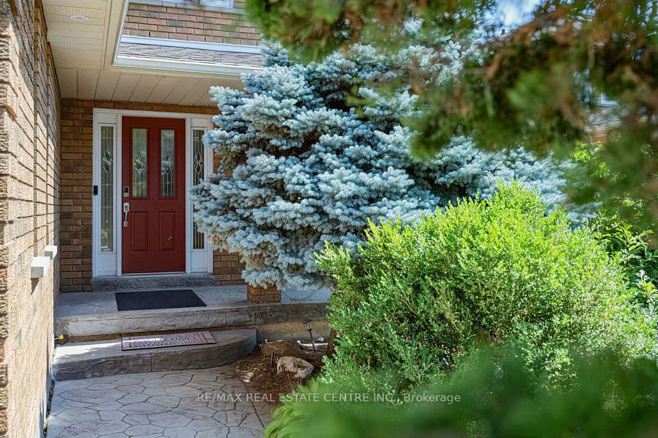 10 Diane Court, Brampton, ON L6Y 3E3 – photo 2