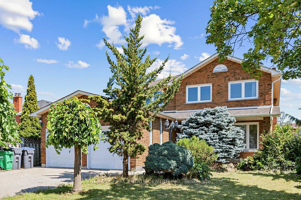 10 Diane Court, Brampton, ON L6Y 3E3 – main photo