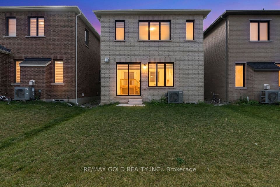 287 Gordon Krantz Avenue, Milton, ON L9E 1N9 – photo 2
