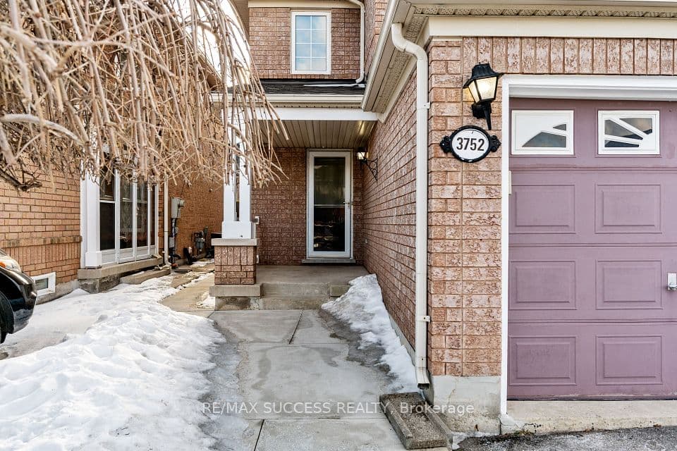 3752 Milkwood Crescent, Mississauga, ON L5N 8H3 – photo 3
