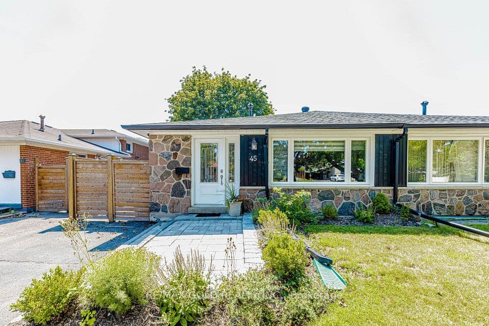 45 Grange Drive, Brampton, ON L6X 2H1 – photo 3