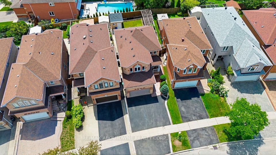 5184 Red Brush Drive, Mississauga, ON L4Z 3Z8 – photo 3