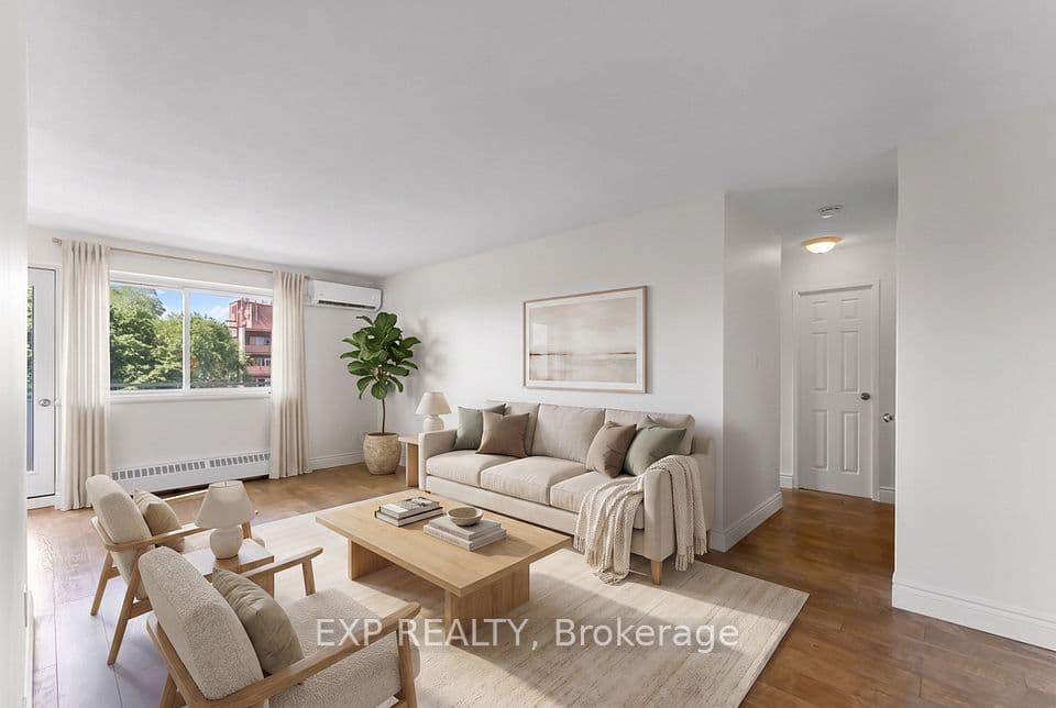 2485 Woking Crescent 403, Mississauga, ON L5K 1Z6 – main photo