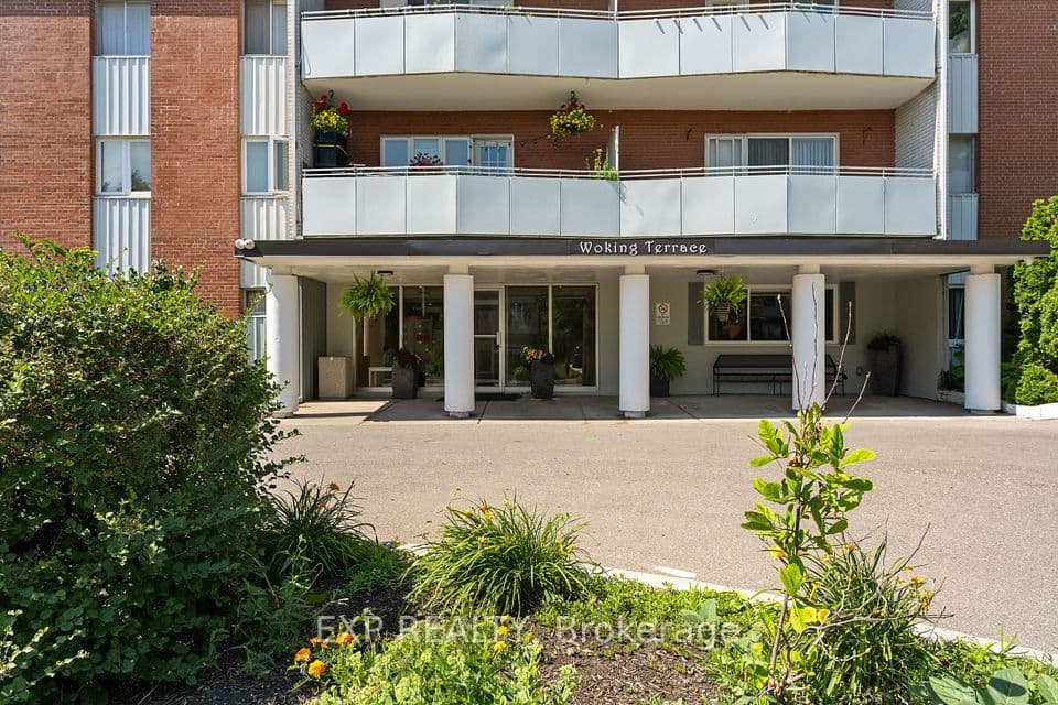 2485 Woking Crescent 403, Mississauga, ON L5K 1Z6 – photo 2