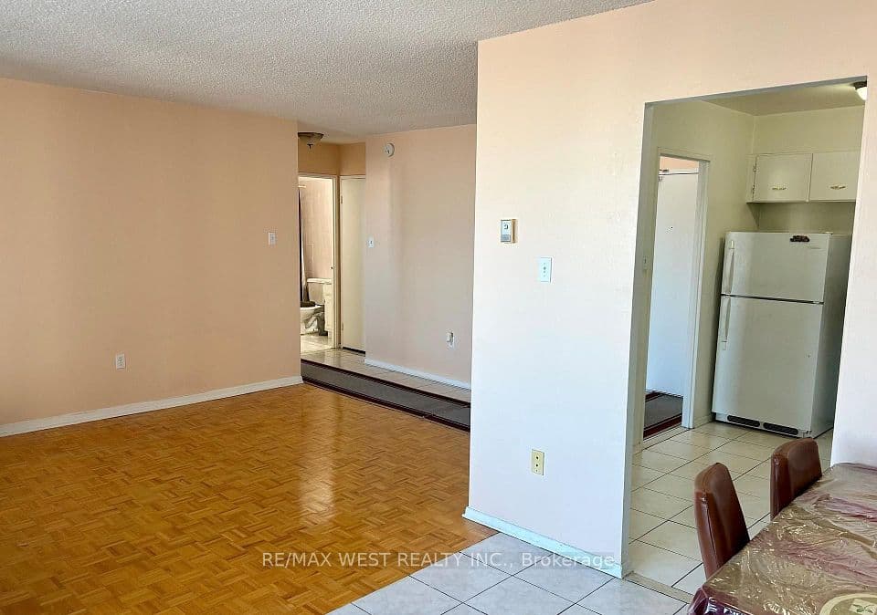 5 San Romano Way 1510, Toronto, ON M3N 2Y4 – photo 2