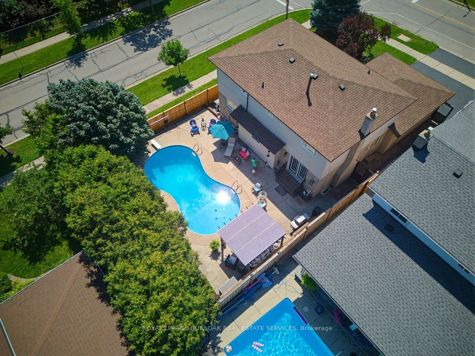 2325 Duncaster Drive, Burlington, ON L7P 4C3 – photo 2