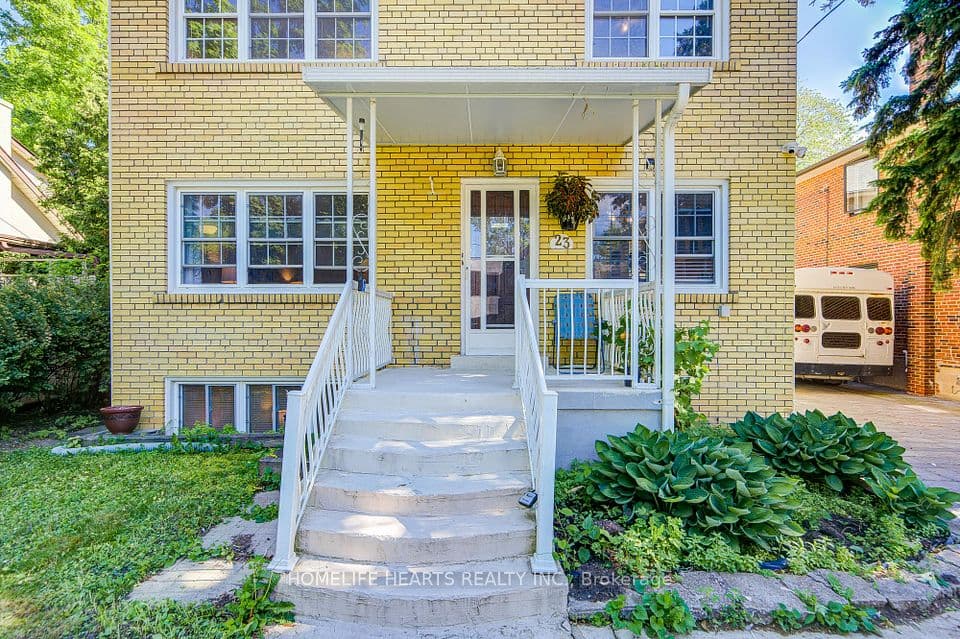 23 Broadview Avenue, Mississauga, ON L5H 2S8 – photo 3