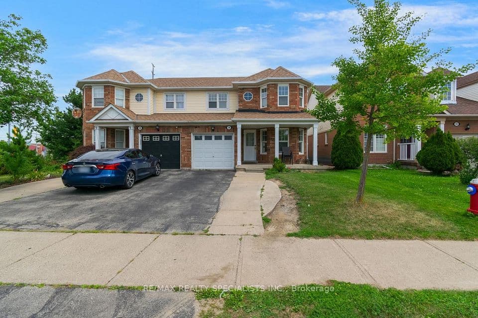 38 Sweetwood Circle, Brampton, ON L7A 2X7 – photo 2