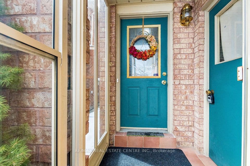 82 Candy Crescent, Brampton, ON L6X 3Z9 – photo 2