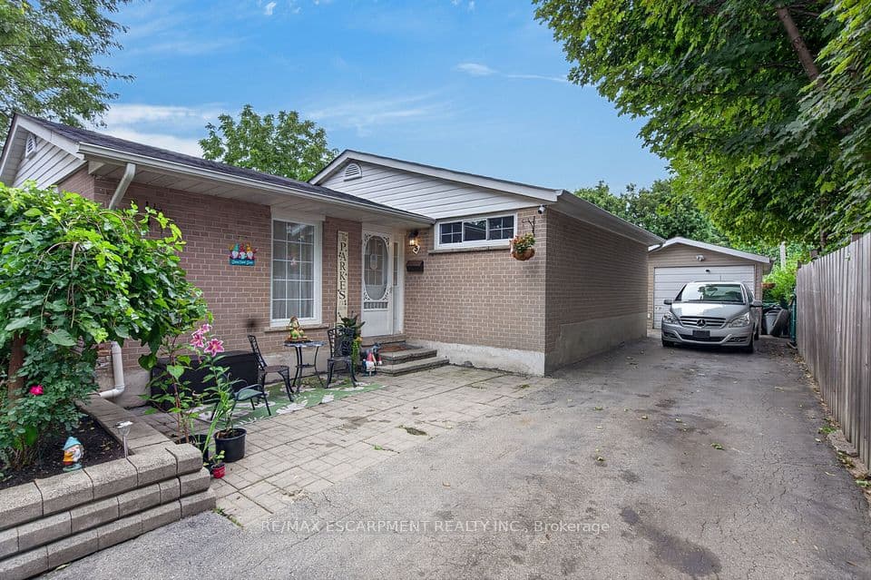 3 Cumbrian Court, Brampton, ON L6X 2J7 – photo 2