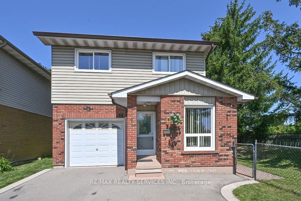2 Lindridge Avenue, Brampton, ON L6S 3W9 – photo 2