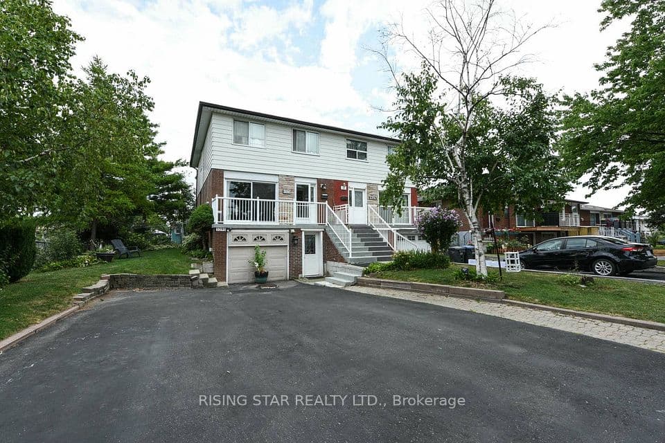 3295 Chipley Crescent, Mississauga, ON L4T 2E3 – main photo
