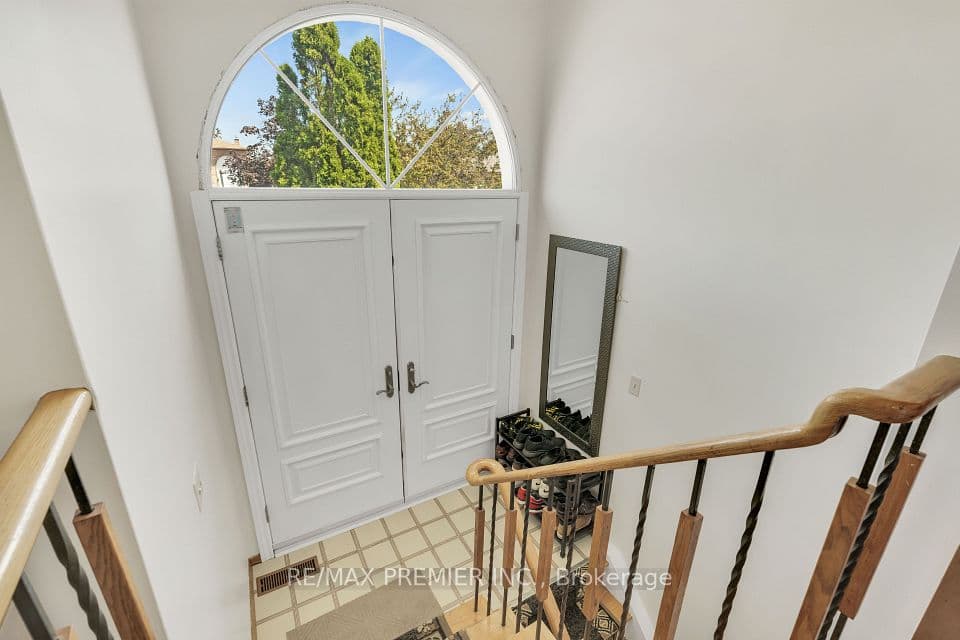 4178 Dursley Crescent, Mississauga, ON L4Z 1J7 – photo 3