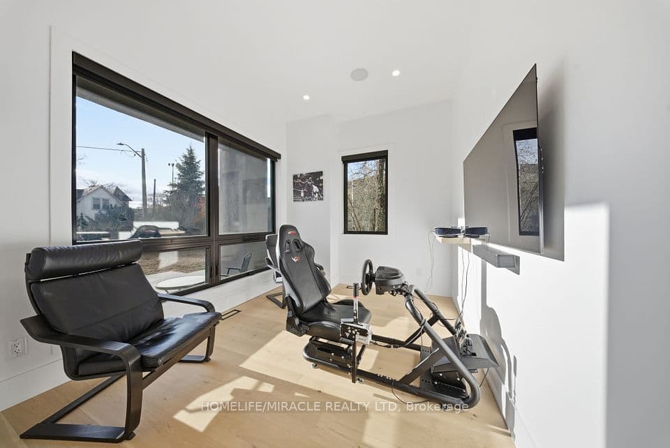 1653 Glenburnie Road, Mississauga, ON L5G 3E4 – photo 3