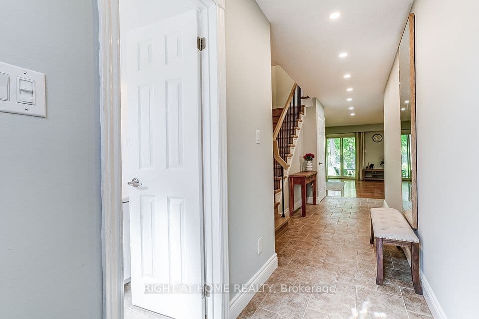 2120 Rathburn Road E 55, Mississauga, ON L4W 2S8 – photo 2