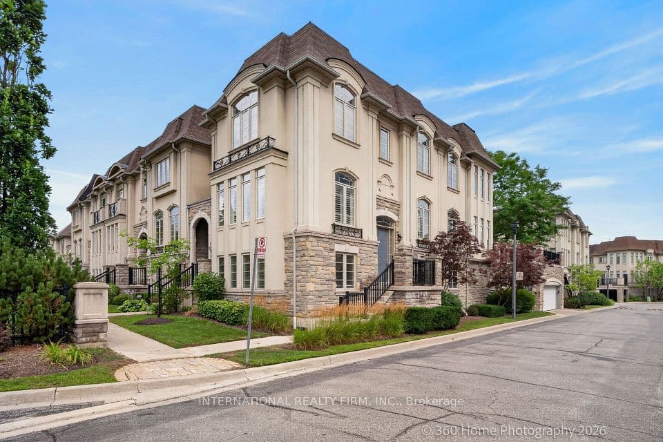 37-4135 Shipp Drive, Mississauga, ON L4Z 0A7 – main photo