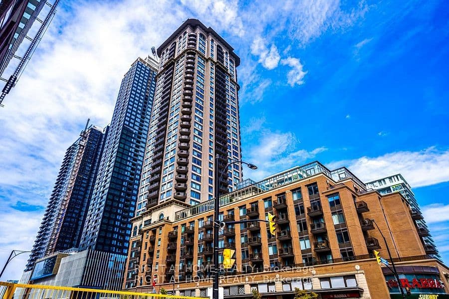 385 Prince Of Wales Drive 401, Mississauga, ON L5B 0C6 – main photo