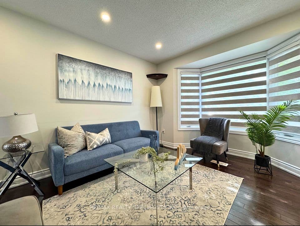22 Clayborne Avenue, Brampton, ON L7A 1N8 – photo 2