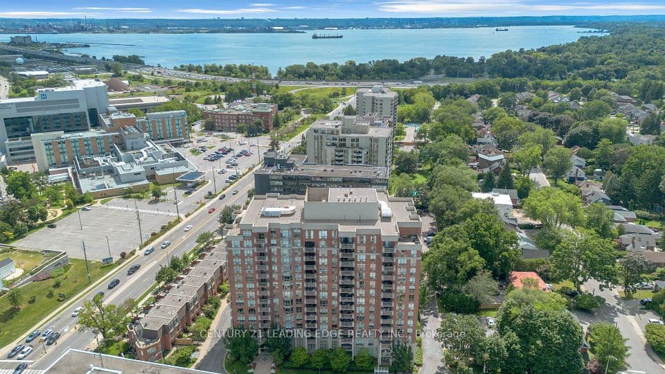 442 Maple Ave Avenue 403, Burlington, ON L7S 2L7 – main photo