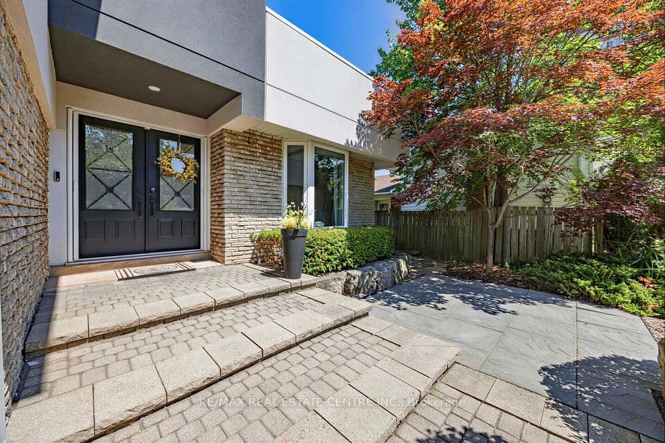 365 Lynn Place, Oakville, ON L6H 2C5 – photo 3