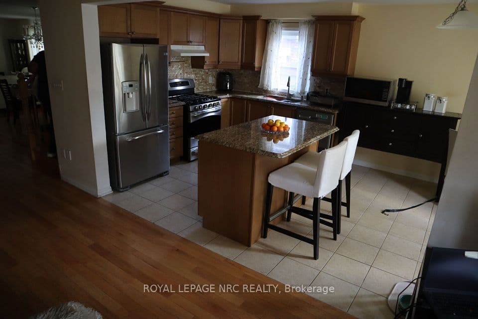 28 Dulverton Drive, Brampton, ON L7A 0P3 – photo 3