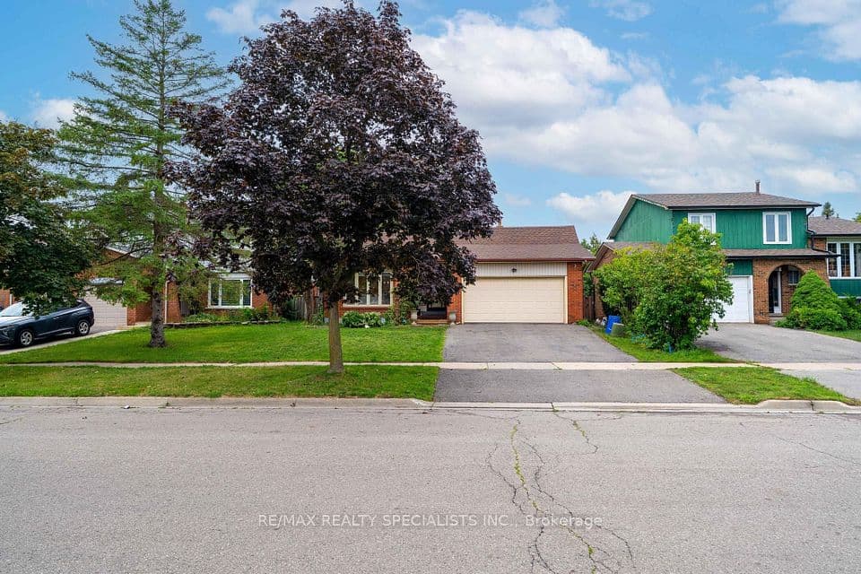 29 Blackthorn Lane, Brampton, ON L6V 3K7 – main photo