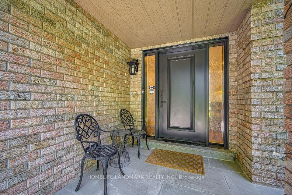 1360 Old English Lane, Oakville, ON L6M 2P8 – photo 3