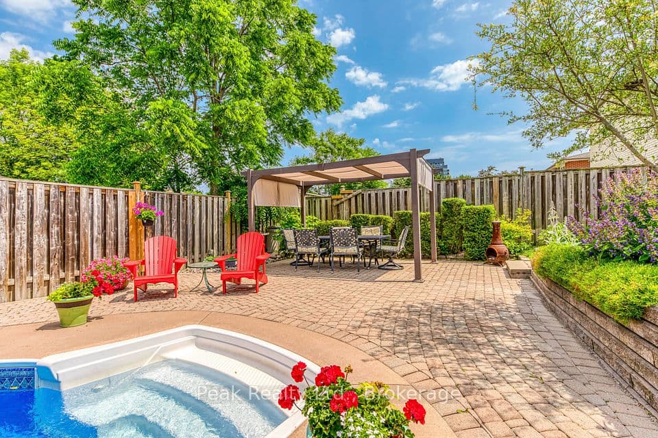 2235 Waycross Crescent, Mississauga, ON L5K 1J5 – photo 3