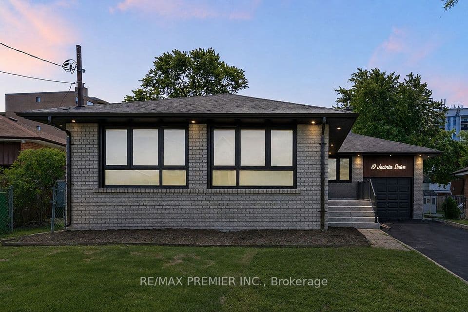 19 Jacinta Drive, Toronto, ON M6L 1H6 – main photo