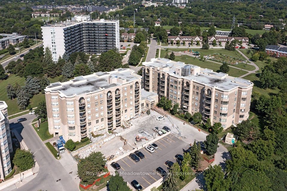 2075 Amherst Heights Drive 210, Burlington, ON L7P 5B8 – photo 2