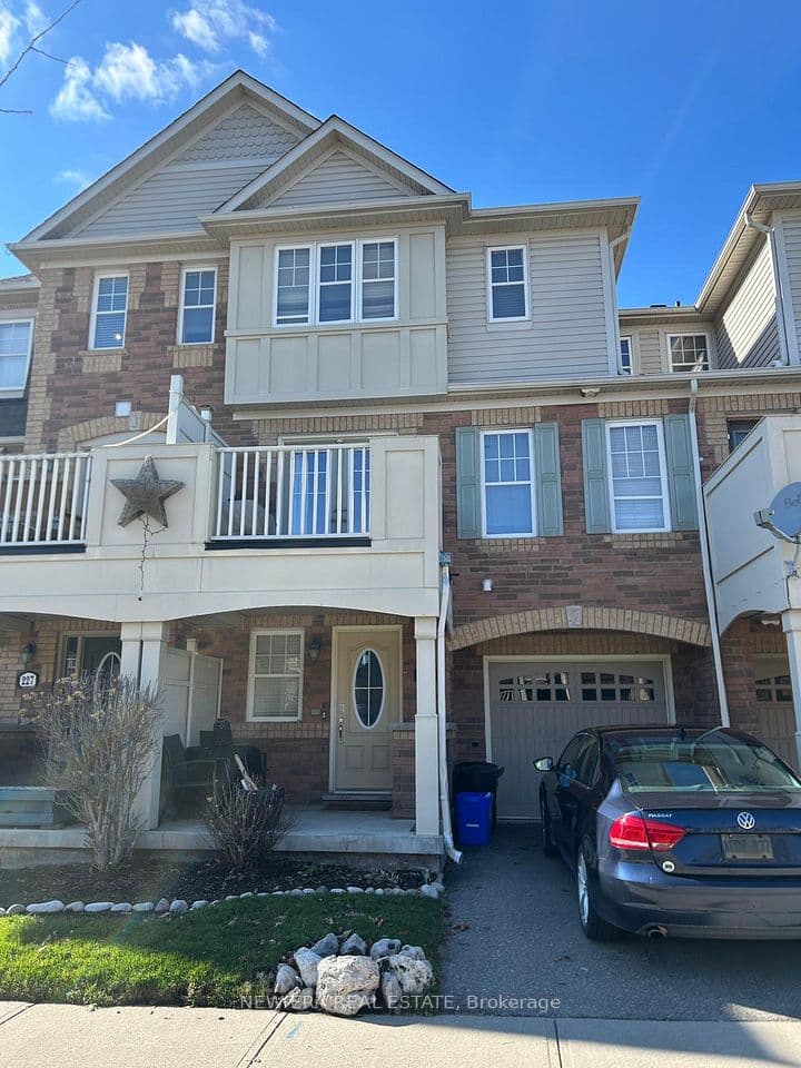 225 Schreyer Crescent, Milton, ON L9T 7B6 – main photo