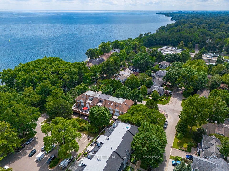 23 Chisholm Street, Oakville, ON L6K 3W2 – main photo