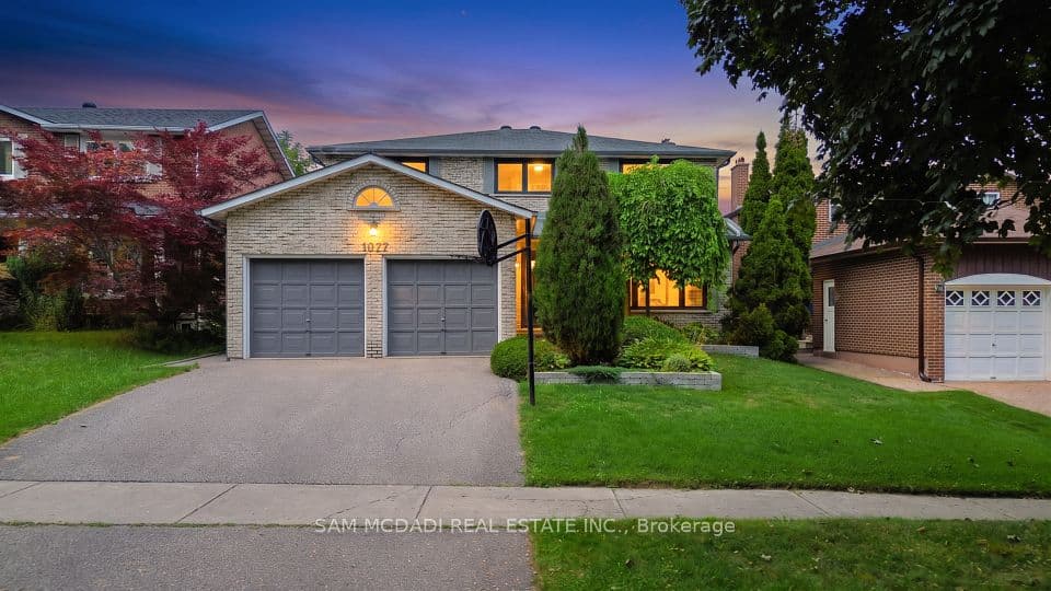 1077 Saginaw Crescent, Mississauga, ON L5H 3W4 – main photo