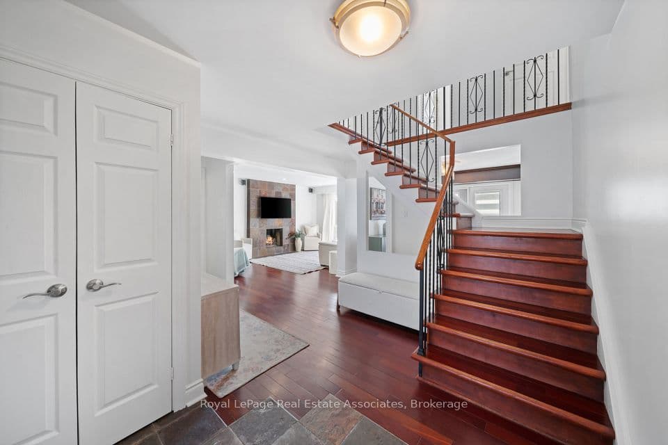 1550 Woodeden Drive, Mississauga, ON L5H 2V3 – photo 3