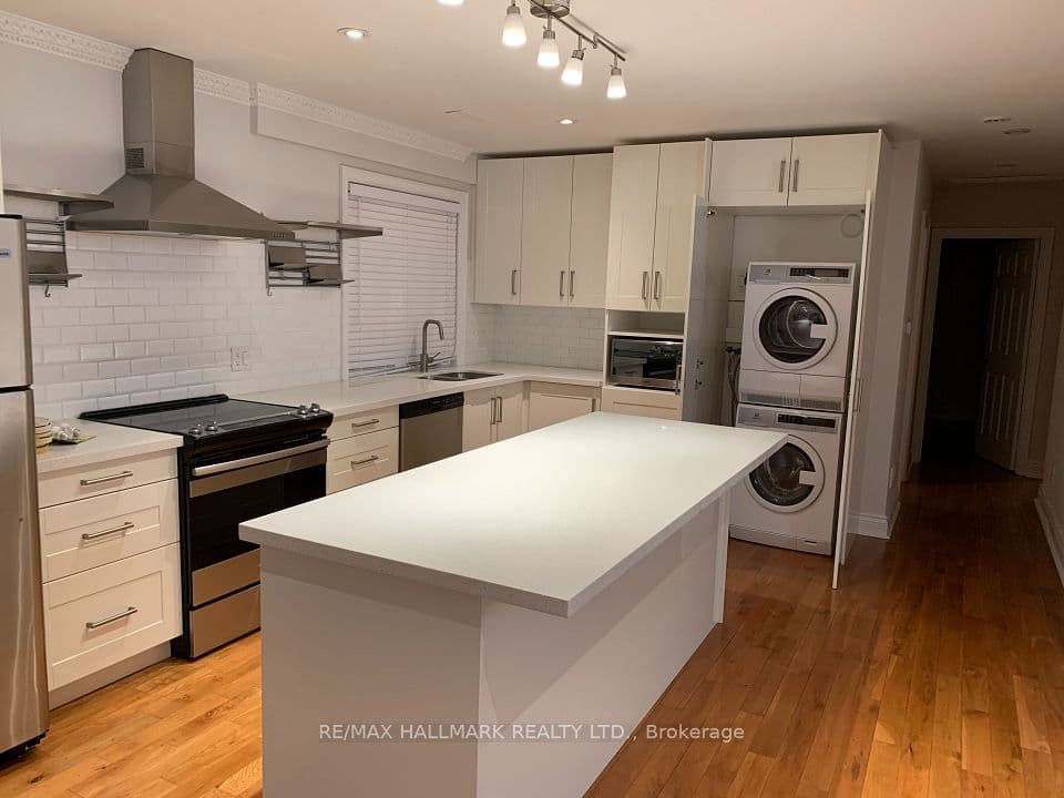 6 Griggsden Avenue, Toronto, ON M9P 2Z5 – photo 2