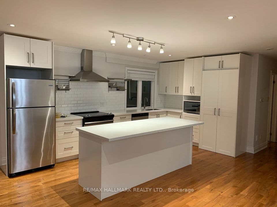6 Griggsden Avenue, Toronto, ON M9P 2Z5 – photo 3