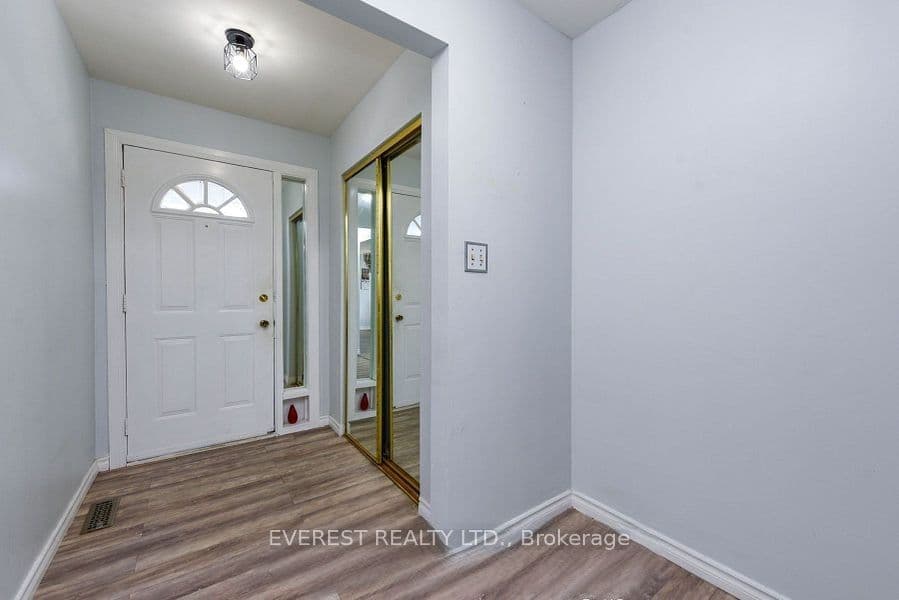 7549 Catalpa Road, Mississauga, ON L4T 2T2 – photo 3
