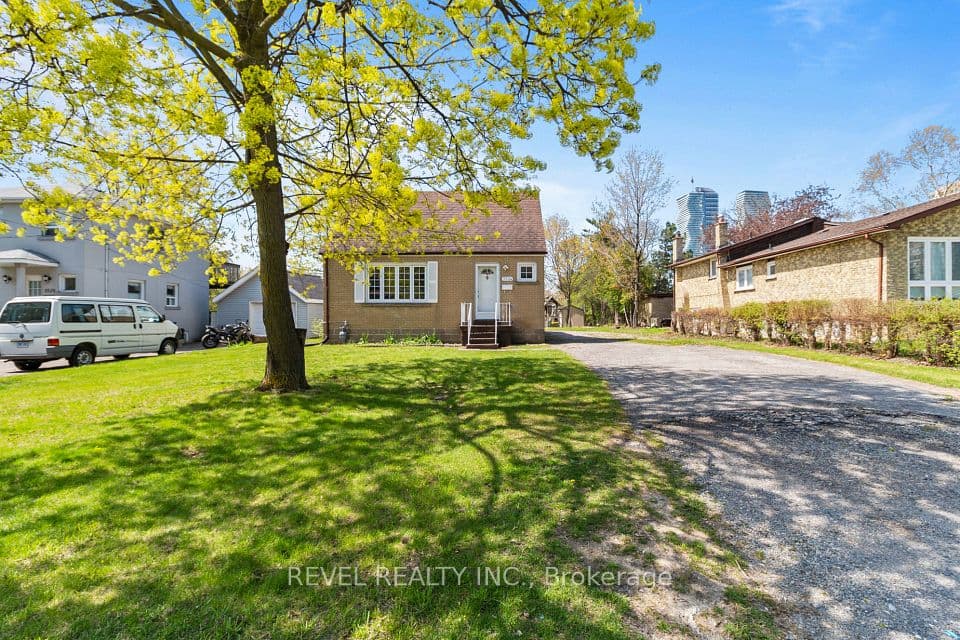 3524 Joan Drive, Mississauga, ON L5B 1T8 – photo 3