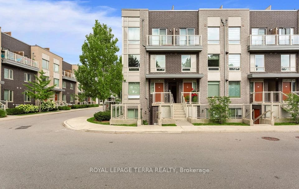 3 Applewood Lane 101, Toronto, ON M9C 0C1 – photo 2
